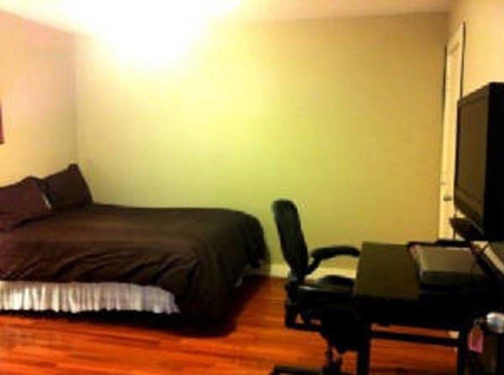 Modern B & B Houston Bagian luar foto